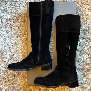 La Canadienne Tall Black Suede Boots